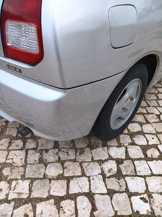Mitsubishi Colt 1.3 GLX 1998 (com barra de reboque)