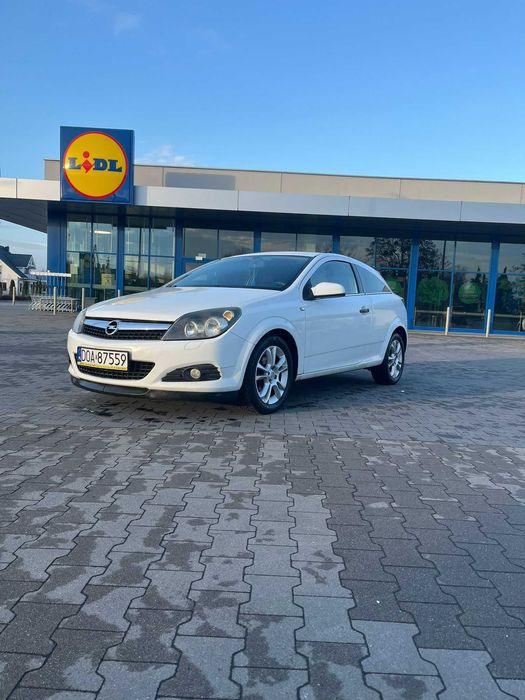 Opel Astra H GTC 2009 1.4