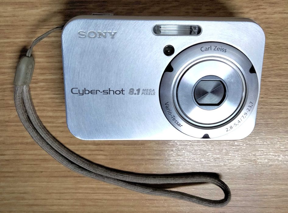 Sony Cyber-Shot N50 DSC 8.1 MP Camara digital