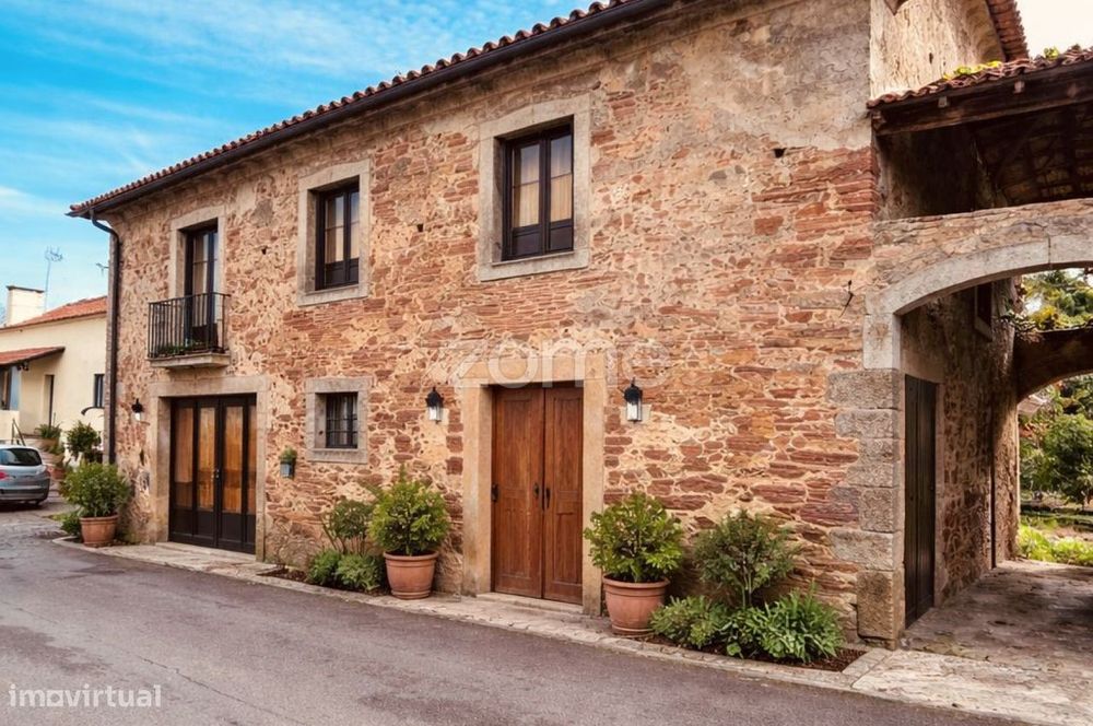 Moradia com Vista Rio – Projeto Único de Reconstrução!