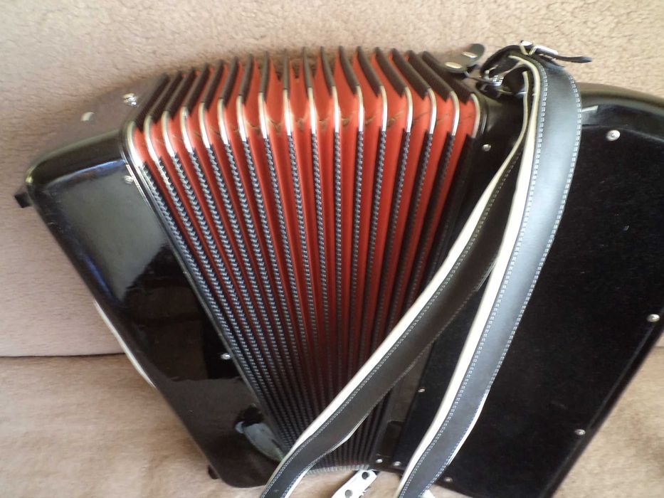 Akordeon I. BUSILACCHIO 120 basów