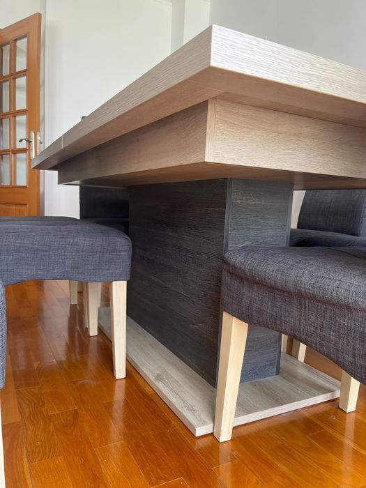 mesa com cadeiras