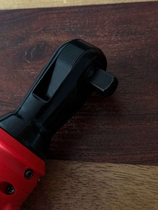 Grzechotka Na Baterie Kątowa 1/2 Pasuje Pod Aku Milwaukee M18