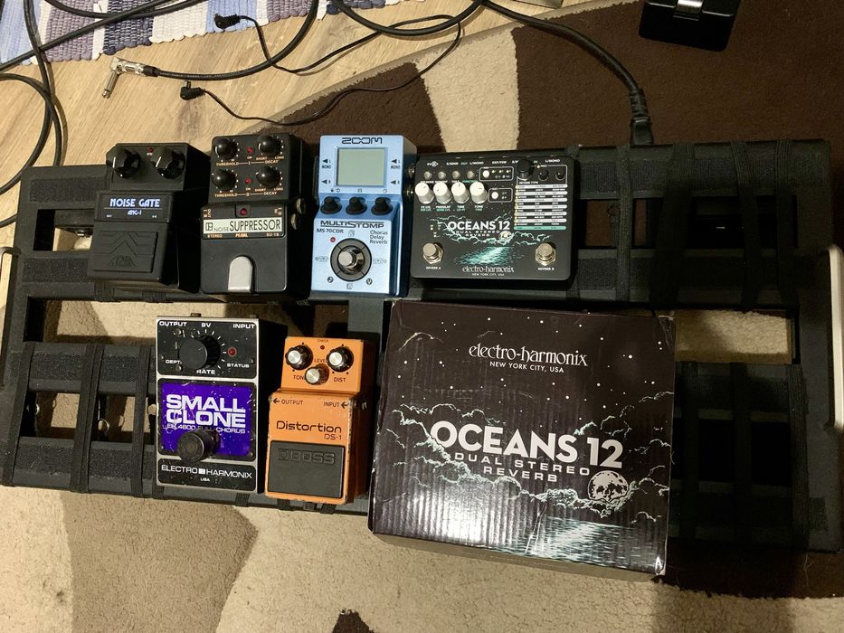 Педали эффектов для электрогитары, синтезатора