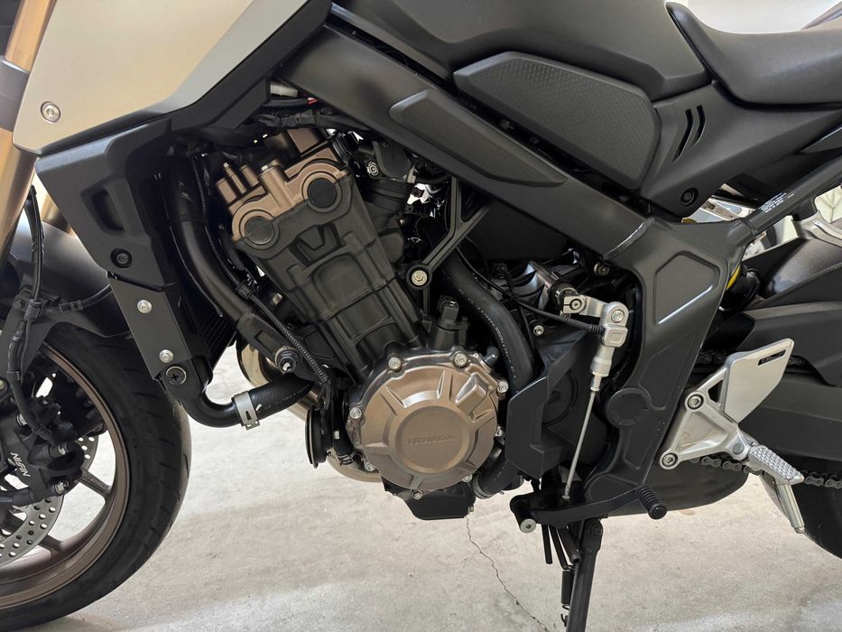 Honda CB650R 2021 35kw [livrete]