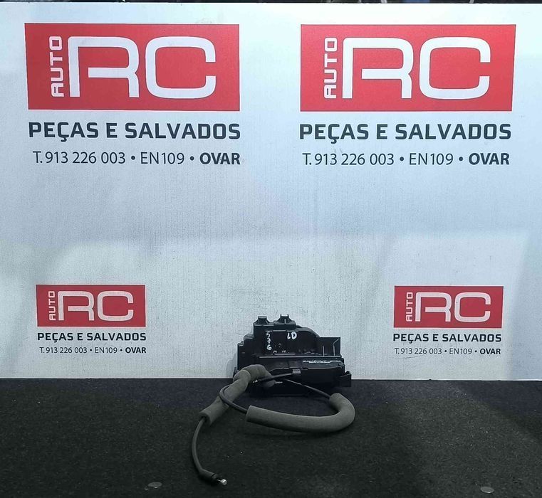 Fechadura / Fecho Porta Lateral Direito RENAULT KANGOO ano 2020