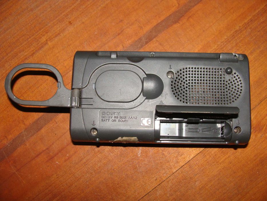 Rádio Portátil Sony ICF - 303