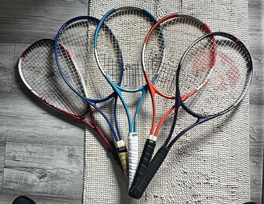 5 Raquetes de tênis + 2 Raquetes de Padel + 1 Squash Racquet