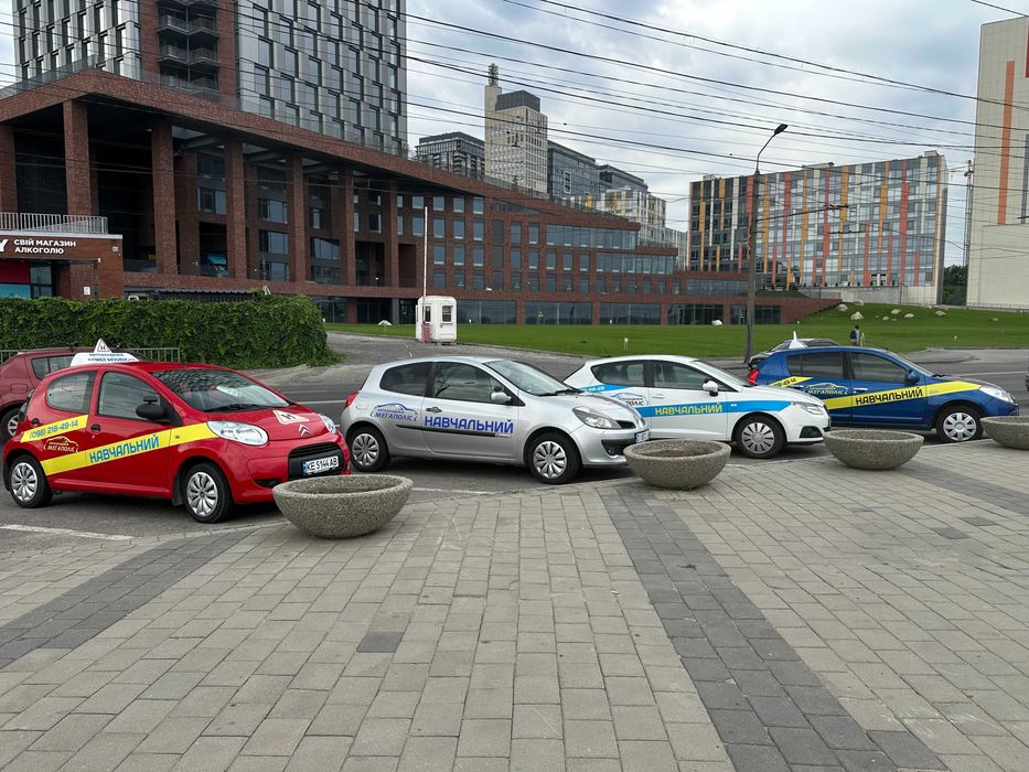 Навчання обучение Уроки водіння вождению, автошкола, права, інструктор