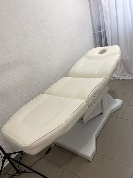 Fotel kosmetyczny elektryczny – regulowany, podologiczny
