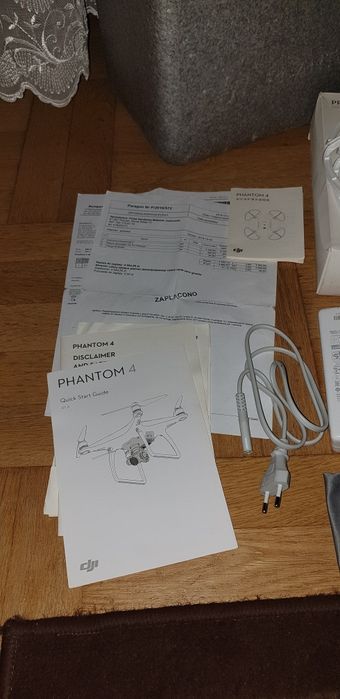 DJI phantom 4 + 2 baterii + osłony śmigieł