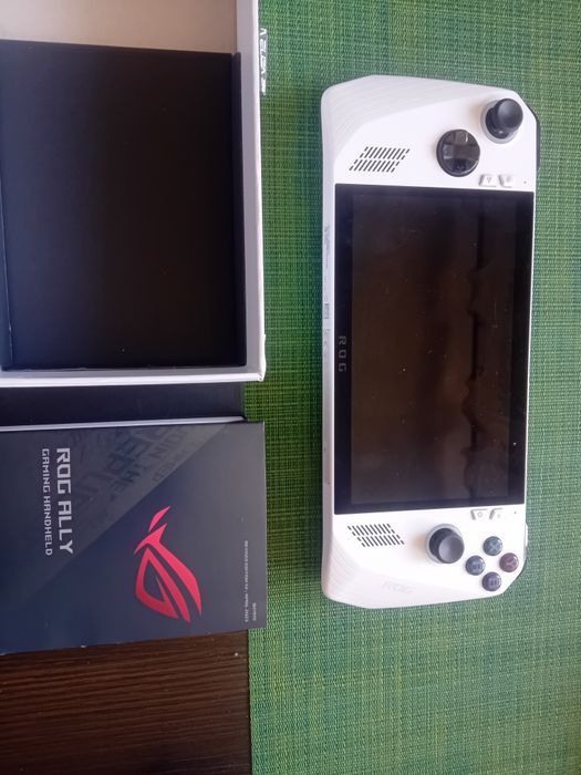 Asus  Rog Ally stan bardzo dobry