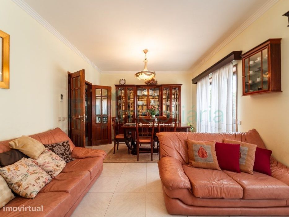 Apartamento T3 com Terraço de 80 m² e Garagem Fechada em Moreira de...