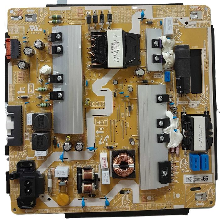 Televisão Samsung UE55NU7026K vendo as peças