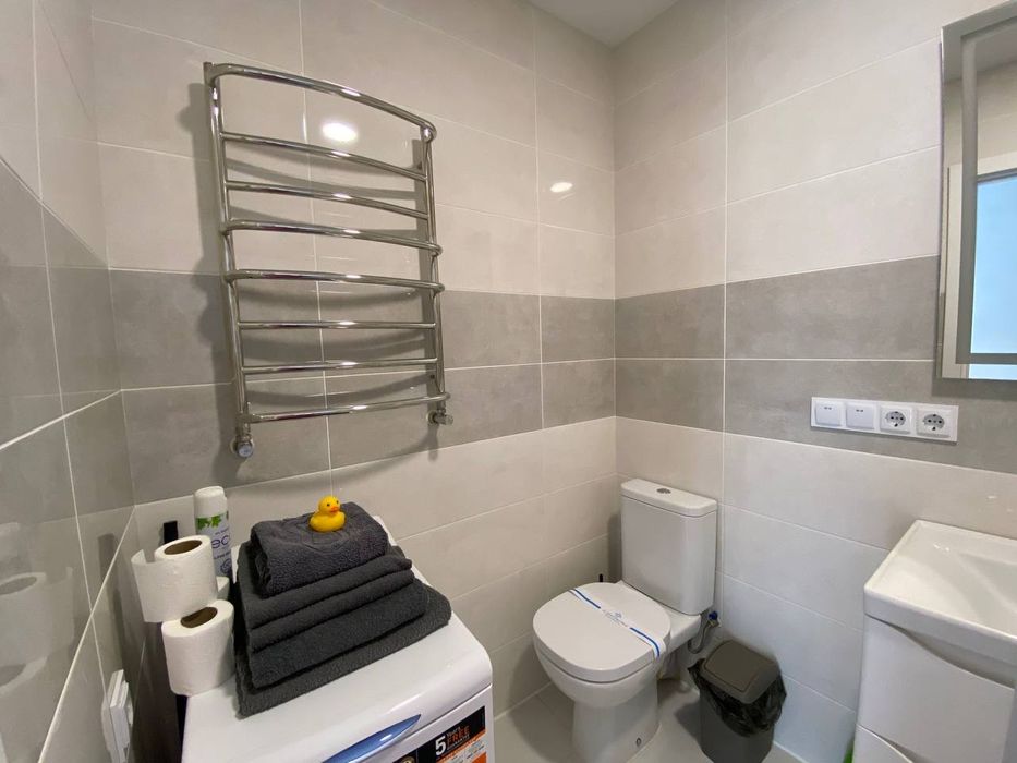 Bright Gray. Нові затишні апартаменти по вулиці Збаразька 29а подобово