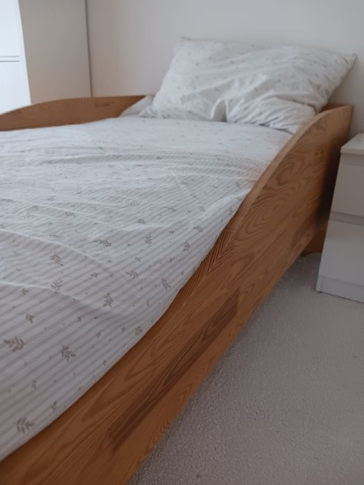 Cama individual madeira