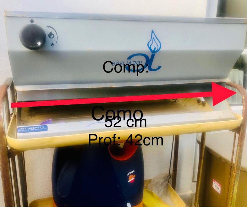 Grelhador em aço inoxidável a gaz.