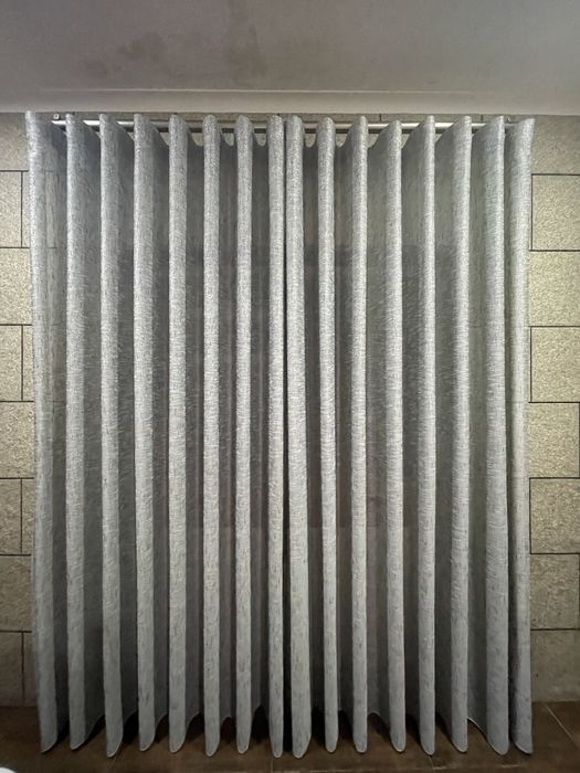 Conjunto de 2 cortinas iguais