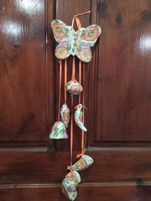 Прикраса на двері