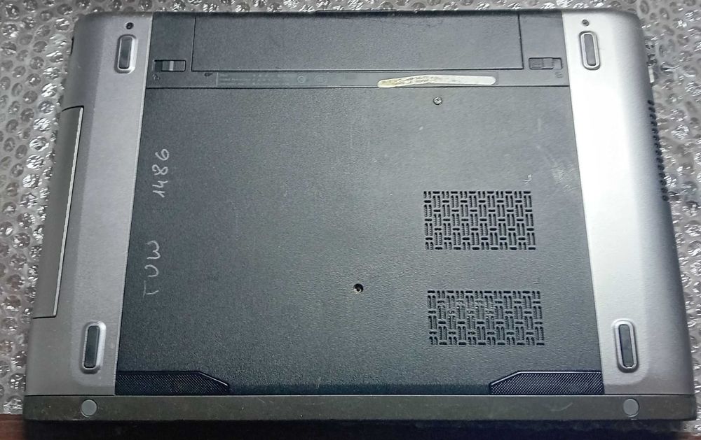 laptop  Dell Vostro 3560: Intel Core i5/8 GB DDR3/SSD