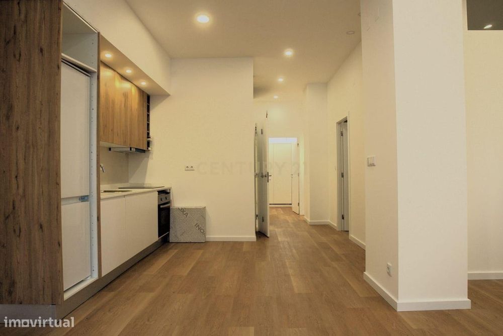 Apartamento T3 remodelado na Codivel em Odivelas