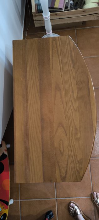 Mesa para TV em madeira maciça