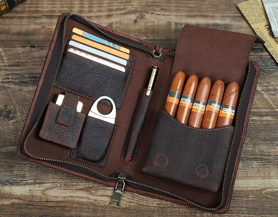 Estojo organizador de charutos personalizado em pele de bovino.