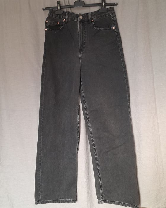 Джинси жіночі прямого крою.