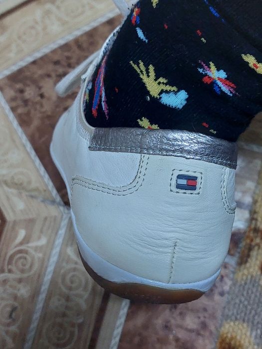 Кожаные кроссовки