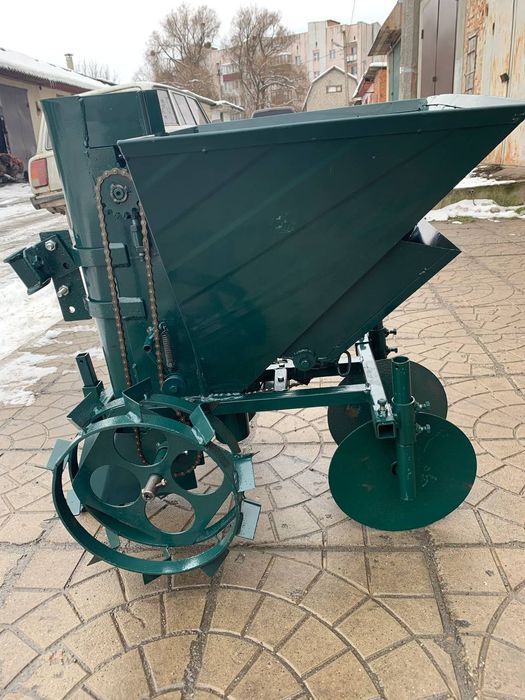 Картофлесажалка для мотоблока