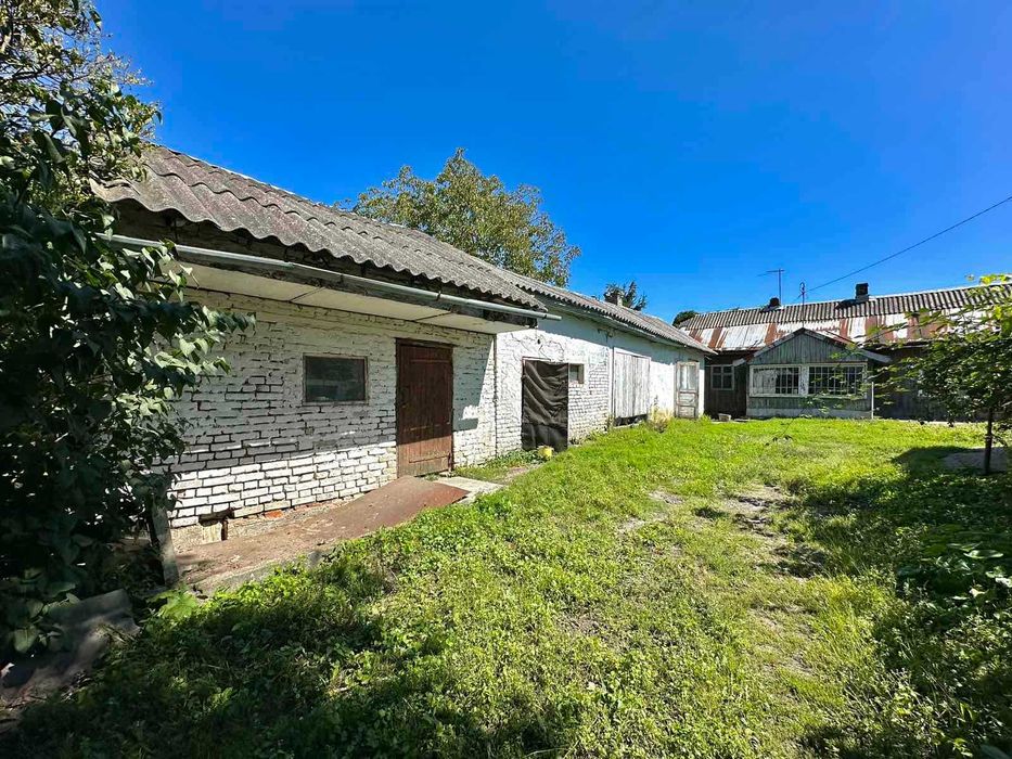 Продаж земельної ділянки із старим будинком  в с.Виннички.