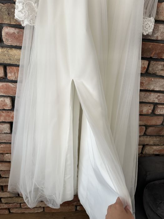 Suknia slubna z tiulowymi rekawkami