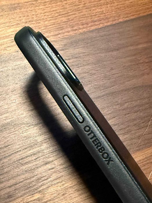 iPhone 15 Pro Capa Otterbox MagSafe