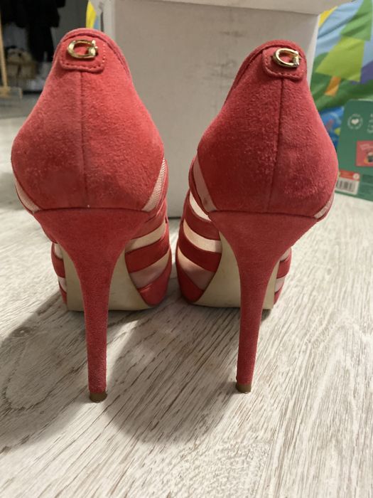 Szpilki buty guess 37