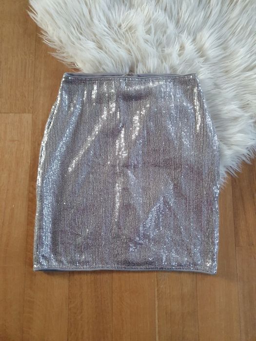 Srebrna spódnica mini z cekinami