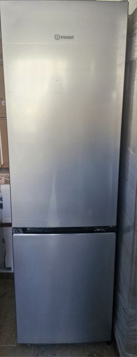 Frigorífico combinado indesit