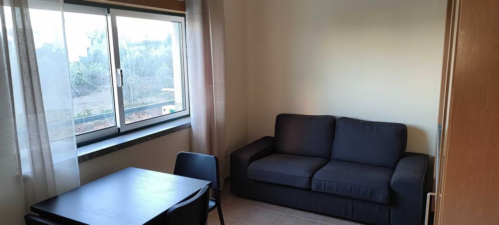 Apartamento T1 mobilado com garagem