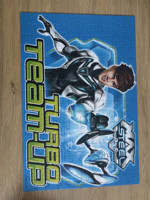 Puzzle trefl max steel