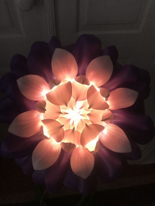 Свтильник ростовой георгин. Ручная работа