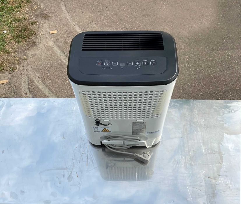 Осушувач повітря НОВИЙ Midea MDDF-20DEN7-QA3 20 літрів/доба до 52 м2