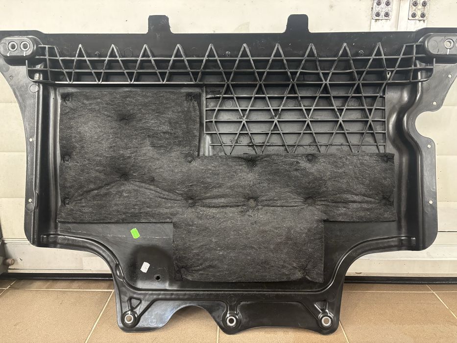 Оригінальний захист ДВС VAG 5QF825901B