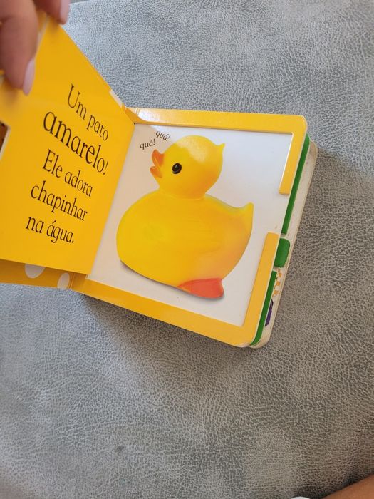 Livro bebé cores
