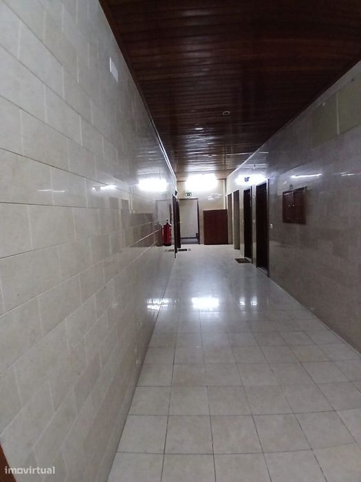 Escritório proximo ao metro D. Joao II