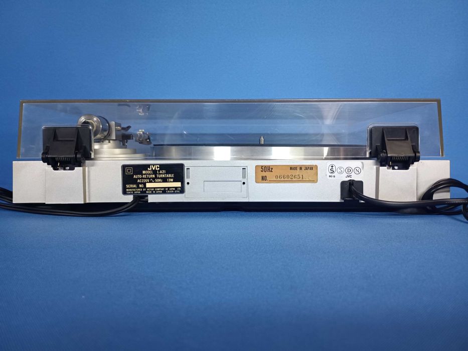 gira-discos JVC L-A21