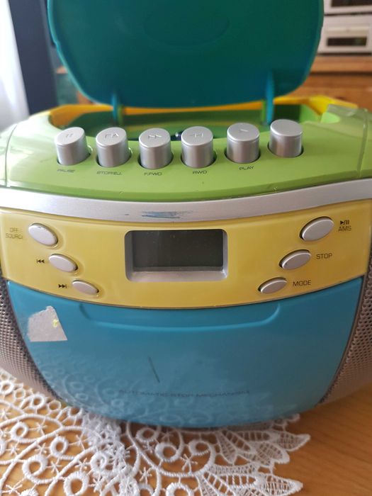 Radiomagnetofon z cd przenosny