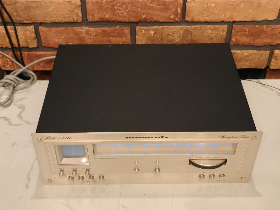 MARANTZ 2110 ! Kultowy tuner ! Stroi , gra / do naprawy