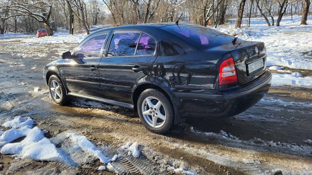 Шкода Октавія Тур 1.6 газ/бензин 2008