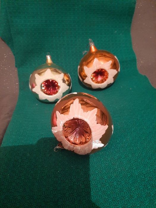 Ялинковi прикраси