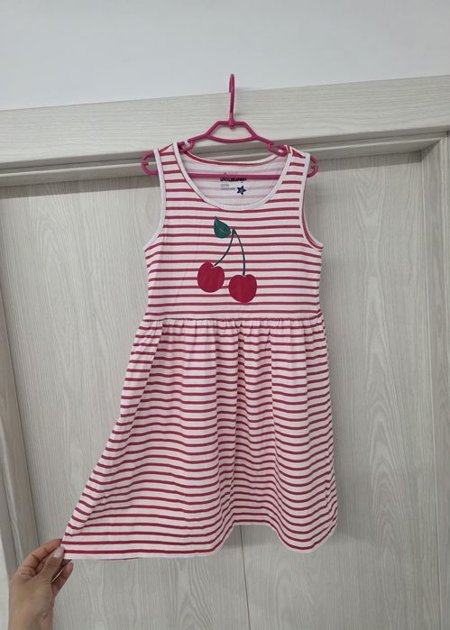 YoungStyle sukienka na ramiaczkach r. 122/128