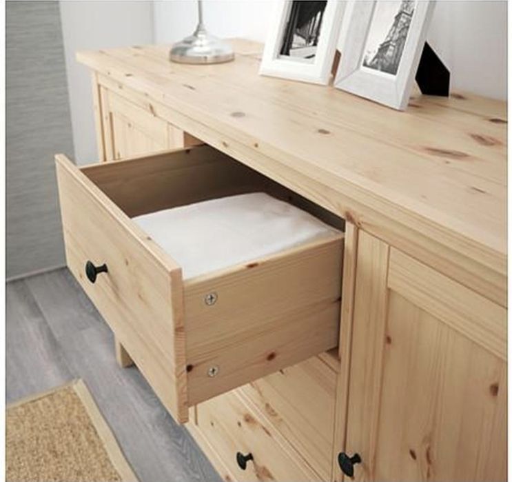 Aparador Hemnes em pinho